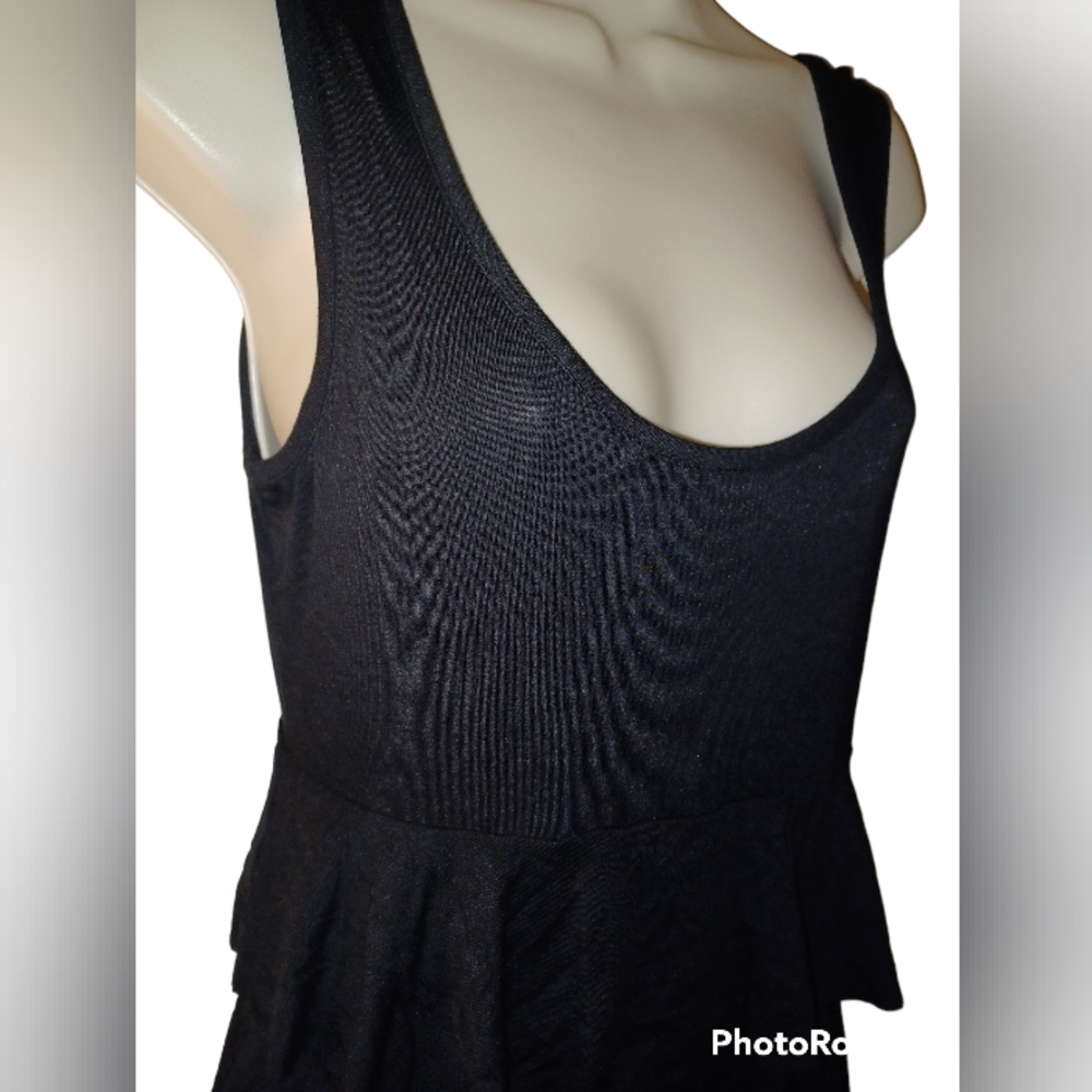 Cute Little Black Ruffled dress Size L NWT - Picture 2 of 4